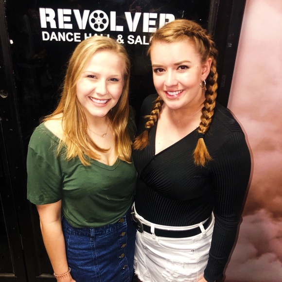 Meet your Posher, Sarah - Picture 2 of 4